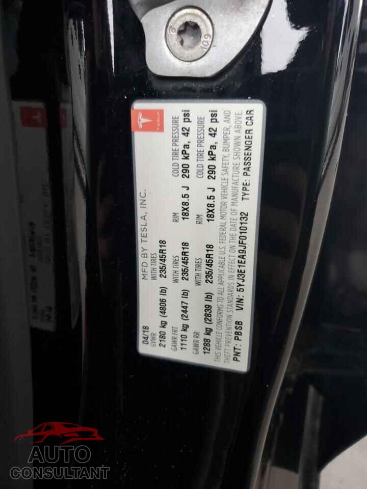 TESLA MODEL 3 2018 - 5YJ3E1EA9JF010132