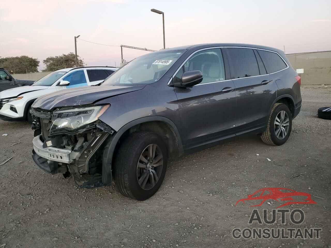 HONDA PILOT 2018 - 5FNYF5H33JB011316