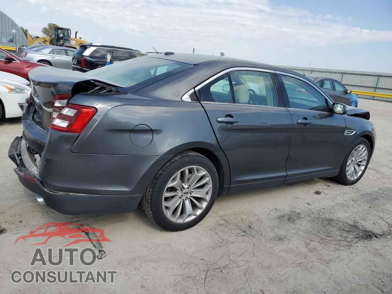 FORD TAURUS 2018 - 1FAHP2F85JG130314