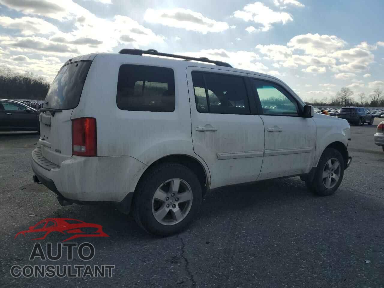 HONDA PILOT 2011 - 5FNYF4H44BB030221