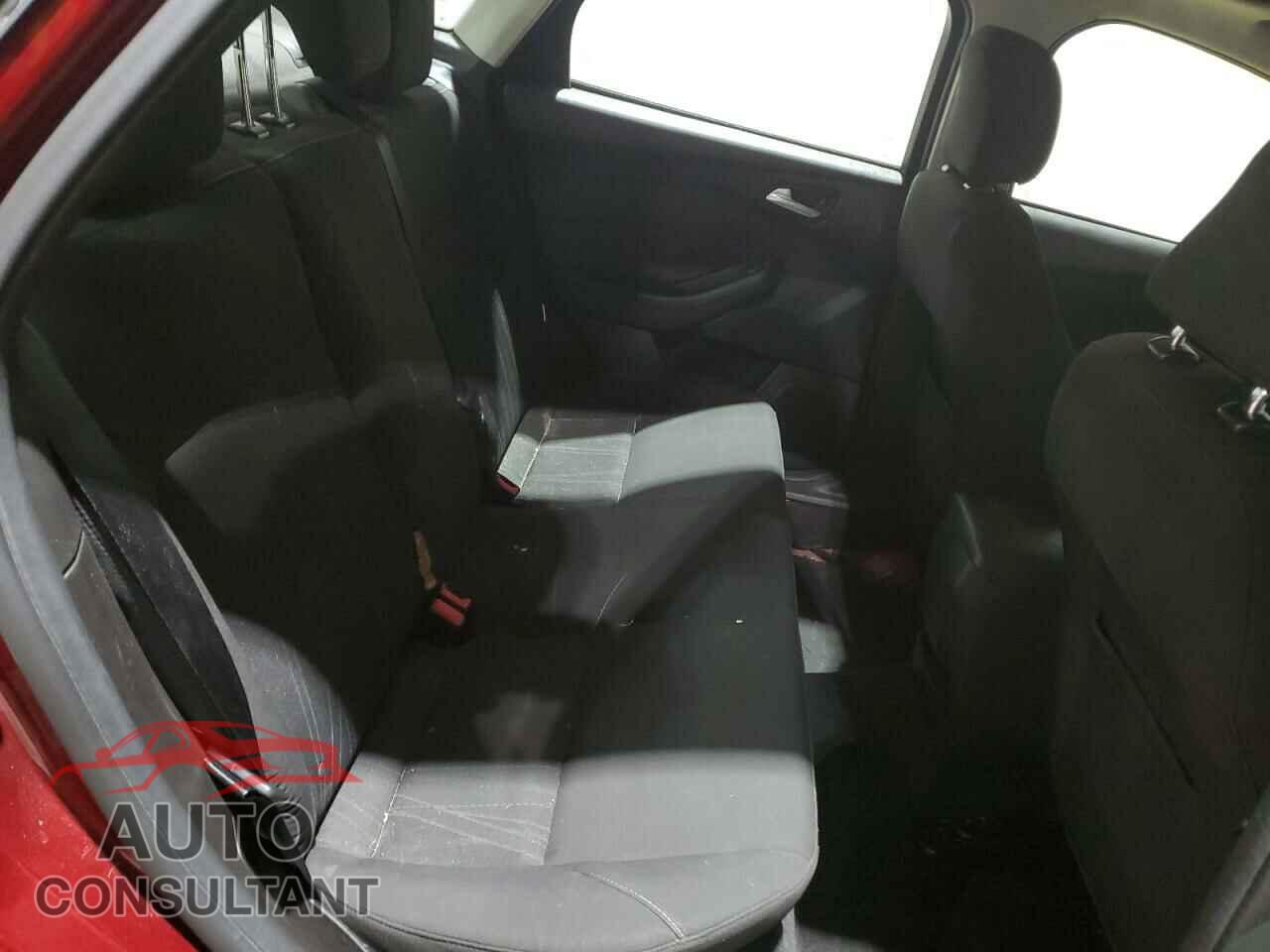 FORD FOCUS 2016 - 1FADP3F21GL376003