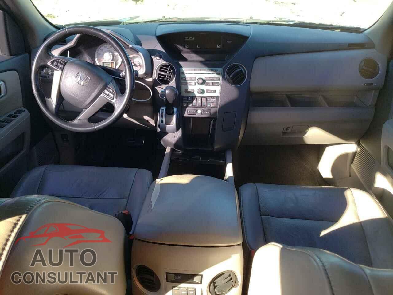 HONDA PILOT 2011 - 5FNYF4H50BB090974