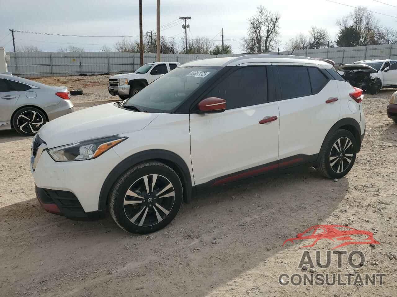 NISSAN KICKS 2018 - 3N1CP5CU0JL525023