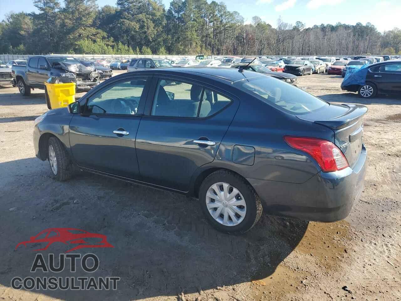 NISSAN VERSA 2017 - 3N1CN7AP3HL871320