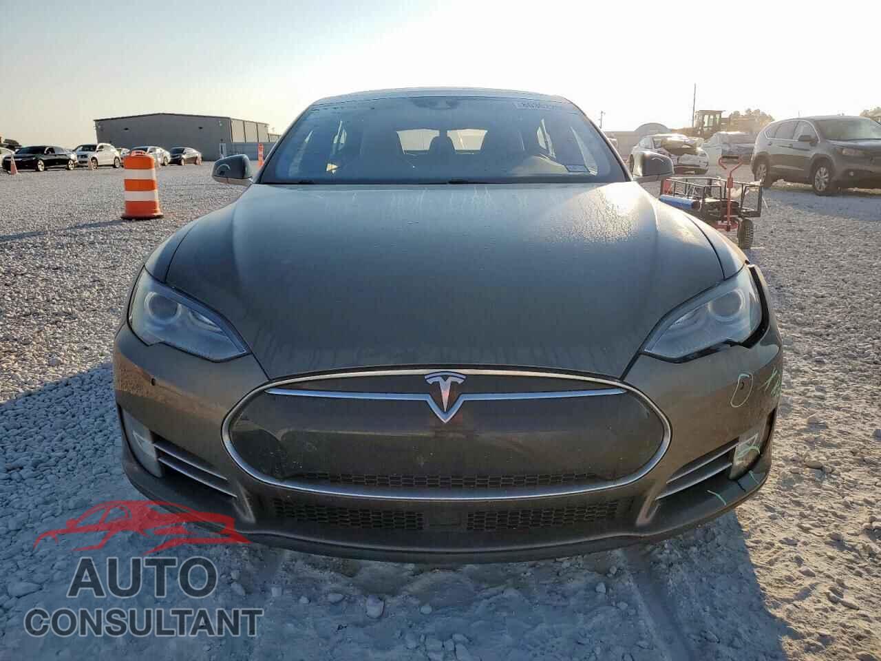 TESLA MODEL S 2015 - 5YJSA1E28FF107829