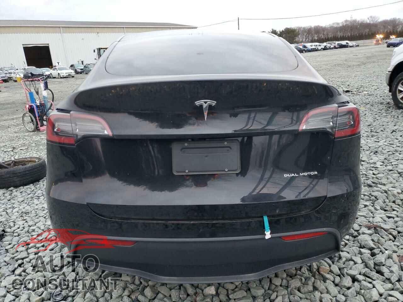 TESLA MODEL Y 2023 - 7SAYGDEE1PF760186