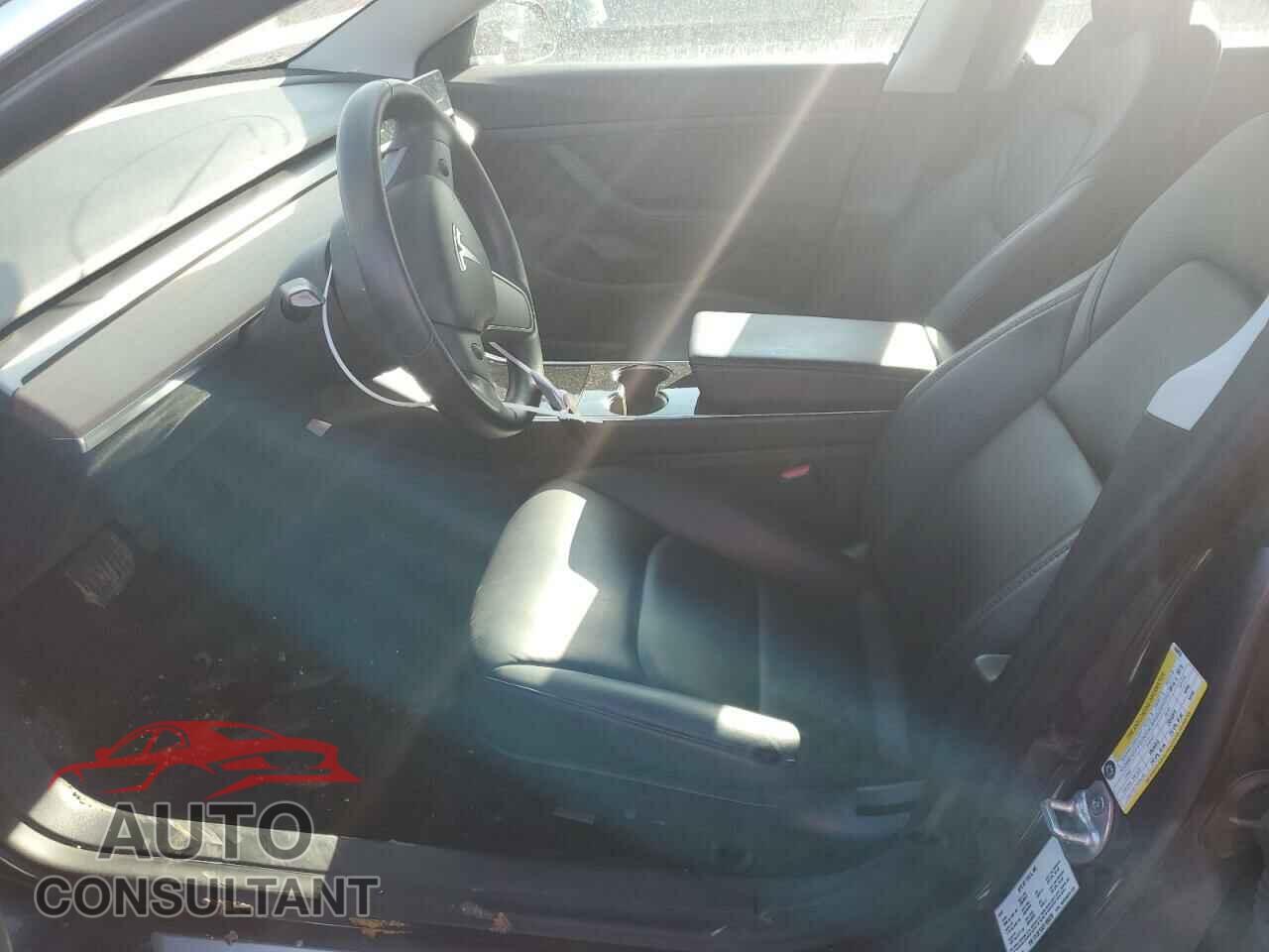 TESLA MODEL 3 2020 - 5YJ3E1EA2LF658236