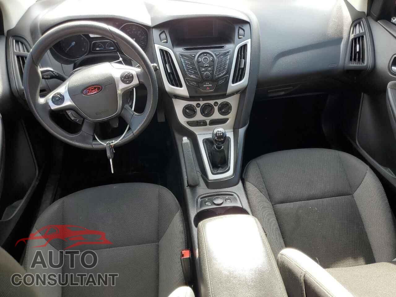 FORD FOCUS 2014 - 1FADP3K28EL402552