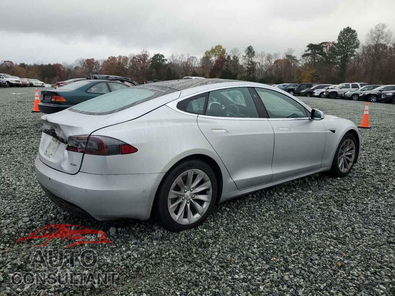 TESLA MODEL S 2018 - 5YJSA1E20JF267681