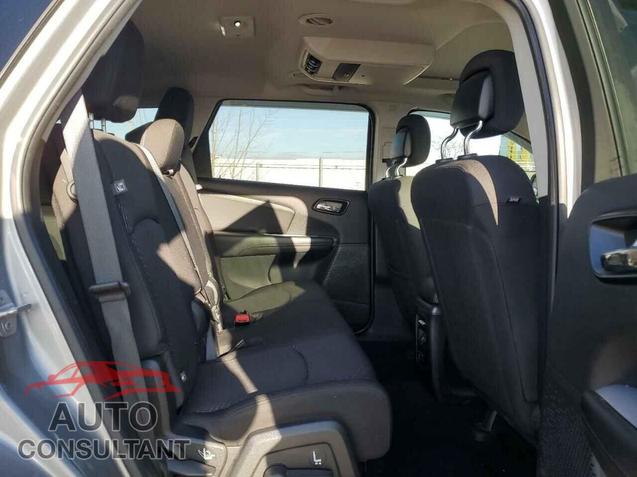 DODGE JOURNEY 2015 - 3C4PDCCG7FT657712