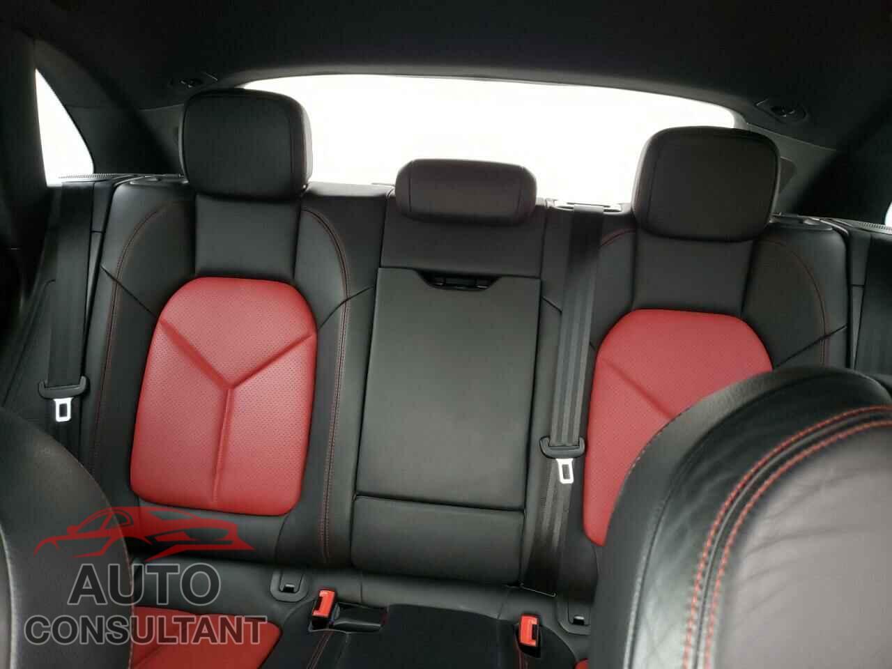 PORSCHE MACAN 2017 - WP1AA2A55HLB08937