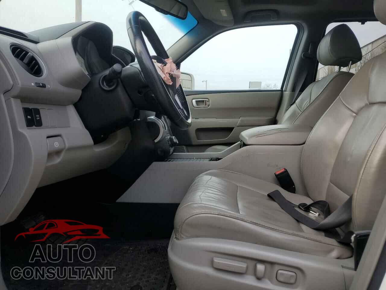 HONDA PILOT 2011 - 5FNYF4H9XBB058357