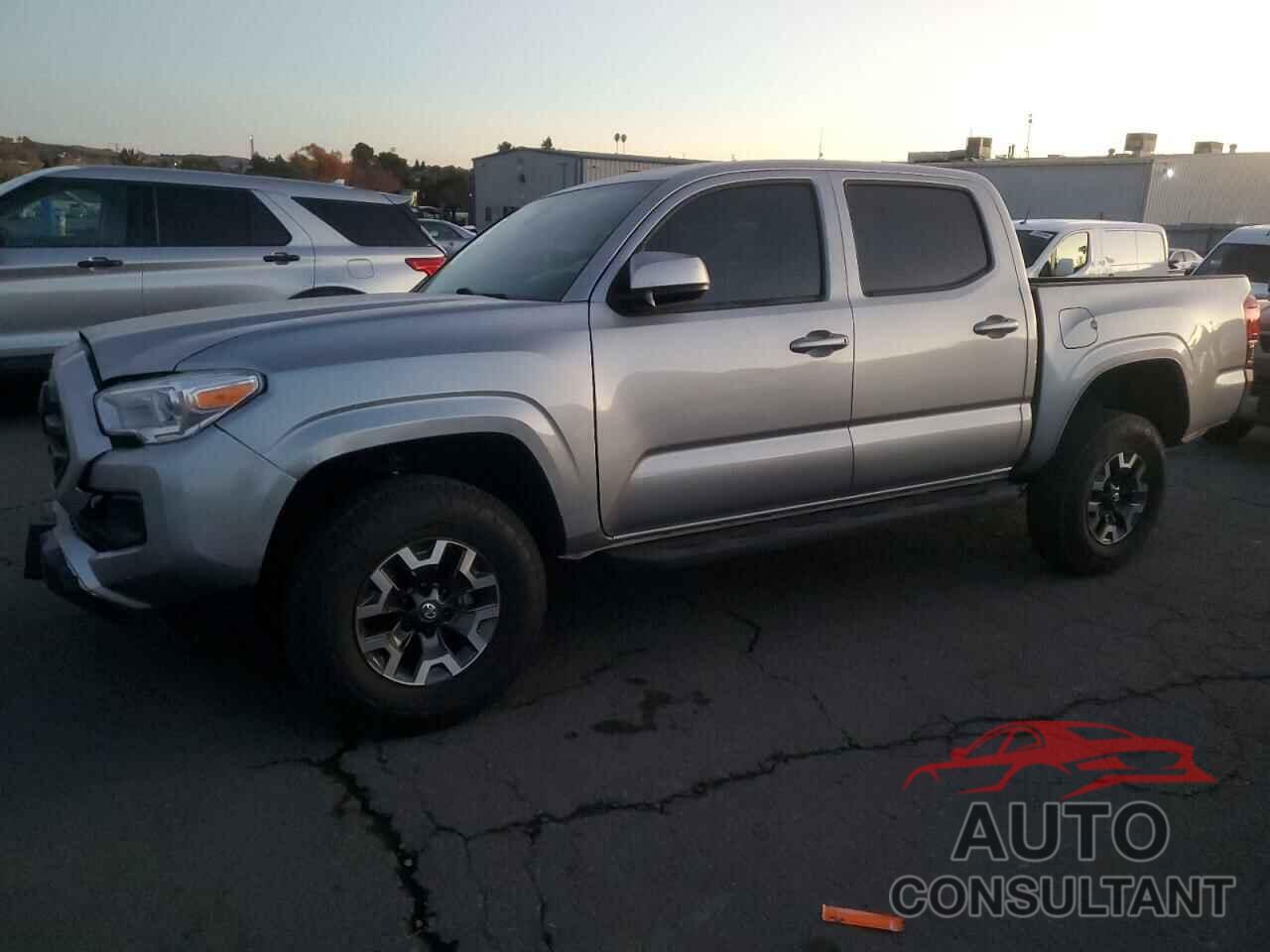 TOYOTA TACOMA 2018 - 3TMCZ5AN5JM138156