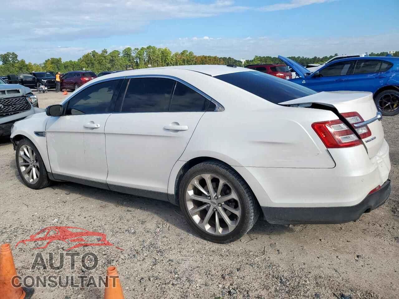FORD TAURUS 2019 - 1FAHP2F86KG100207