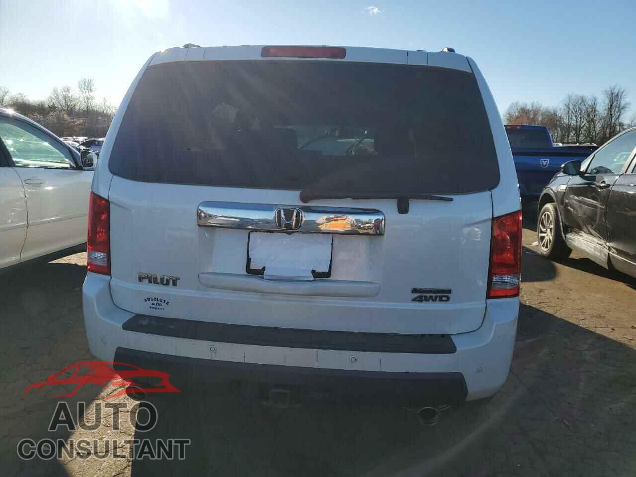 HONDA PILOT 2011 - 5FNYF4H95BB049131