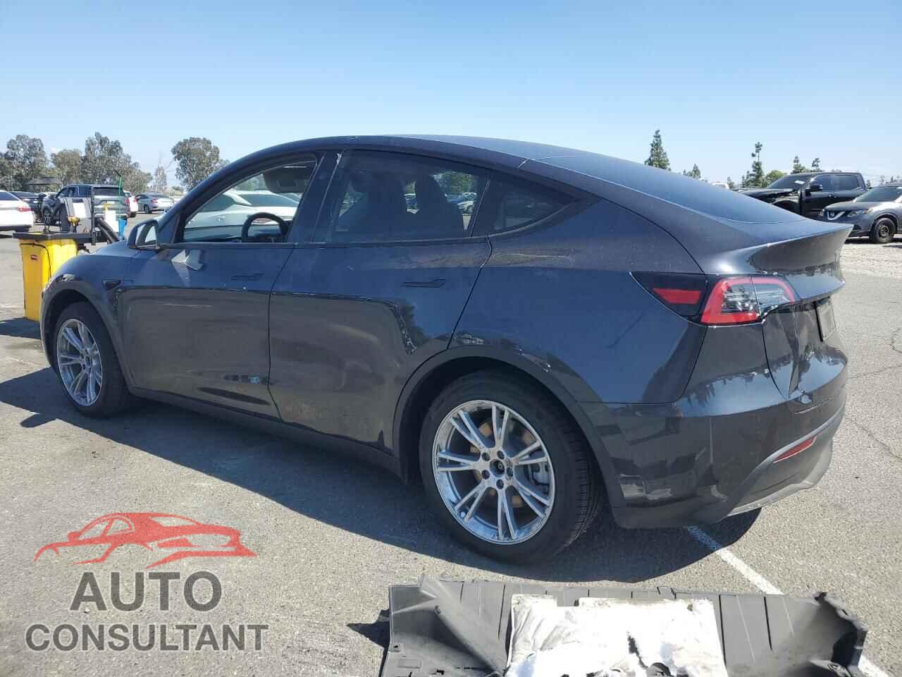 TESLA MODEL Y 2024 - 7SAYGDED0RF097073
