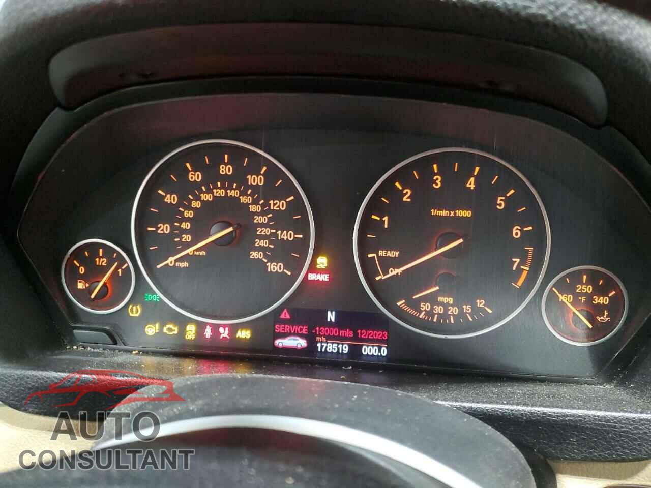 BMW 3 SERIES 2013 - WBA3B3C54DF540421