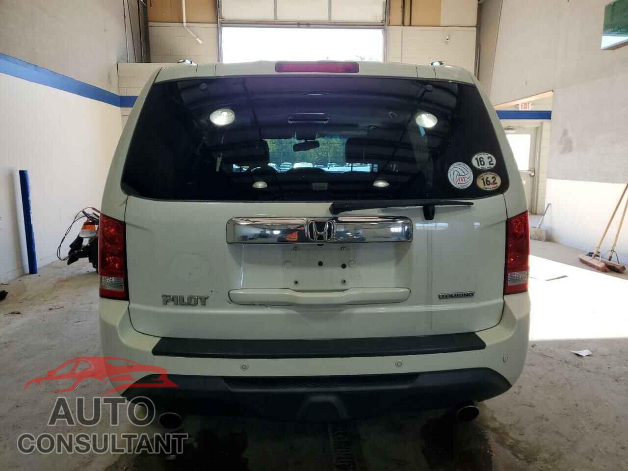 HONDA PILOT 2014 - 5FNYF3H90EB002801