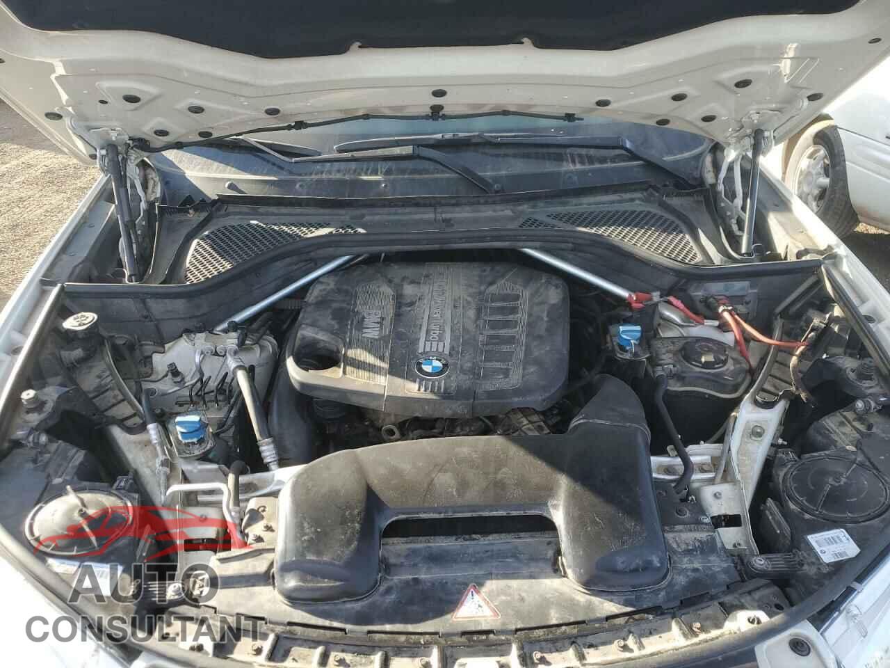 BMW X5 2014 - 5UXKS4C59E0C06802