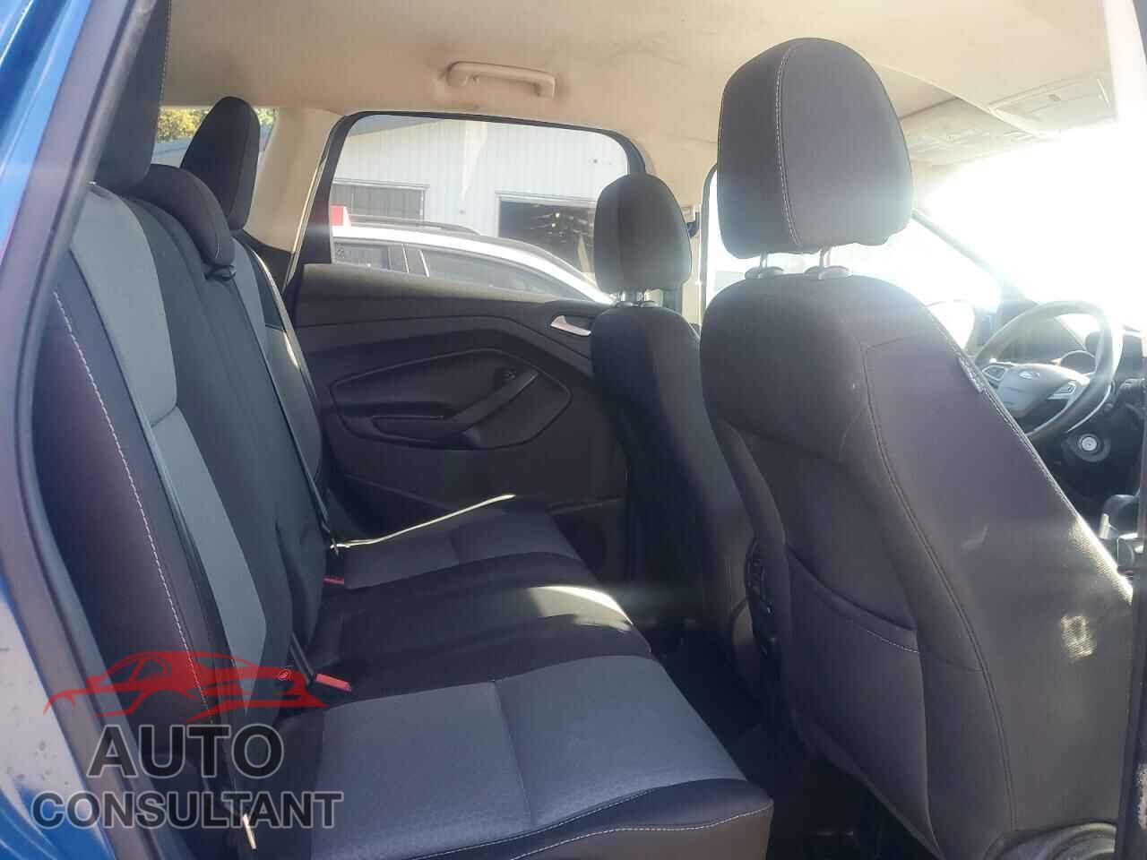FORD ESCAPE 2017 - 1FMCU9GD2HUD50101