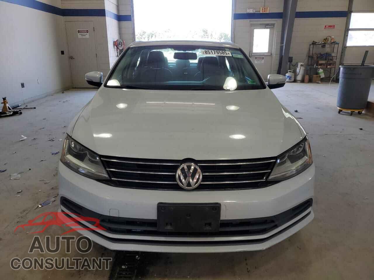 VOLKSWAGEN JETTA 2017 - 3VWDB7AJ2HM312421