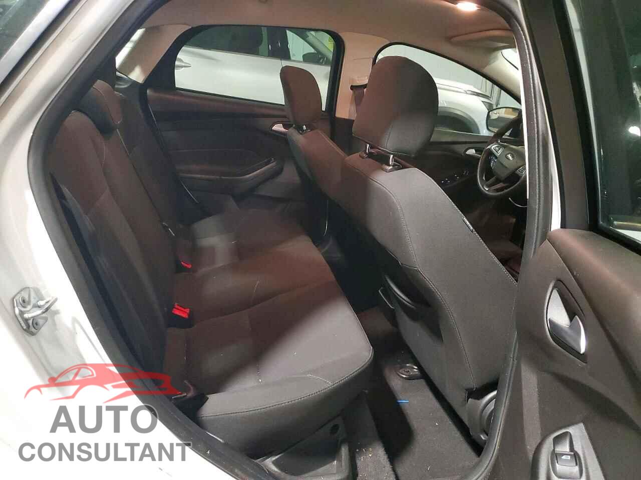 FORD FOCUS 2017 - 1FADP3F23HL315527