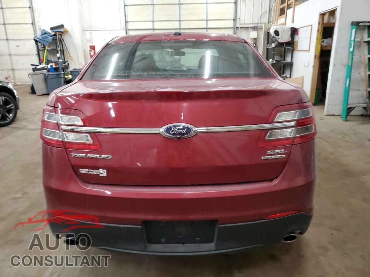 FORD TAURUS 2015 - 1FAHP2E82FG180015