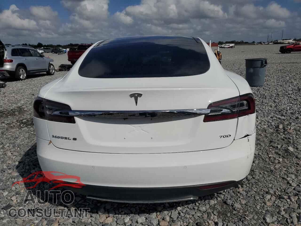 TESLA MODEL S 2015 - 5YJSA1S23FF088773