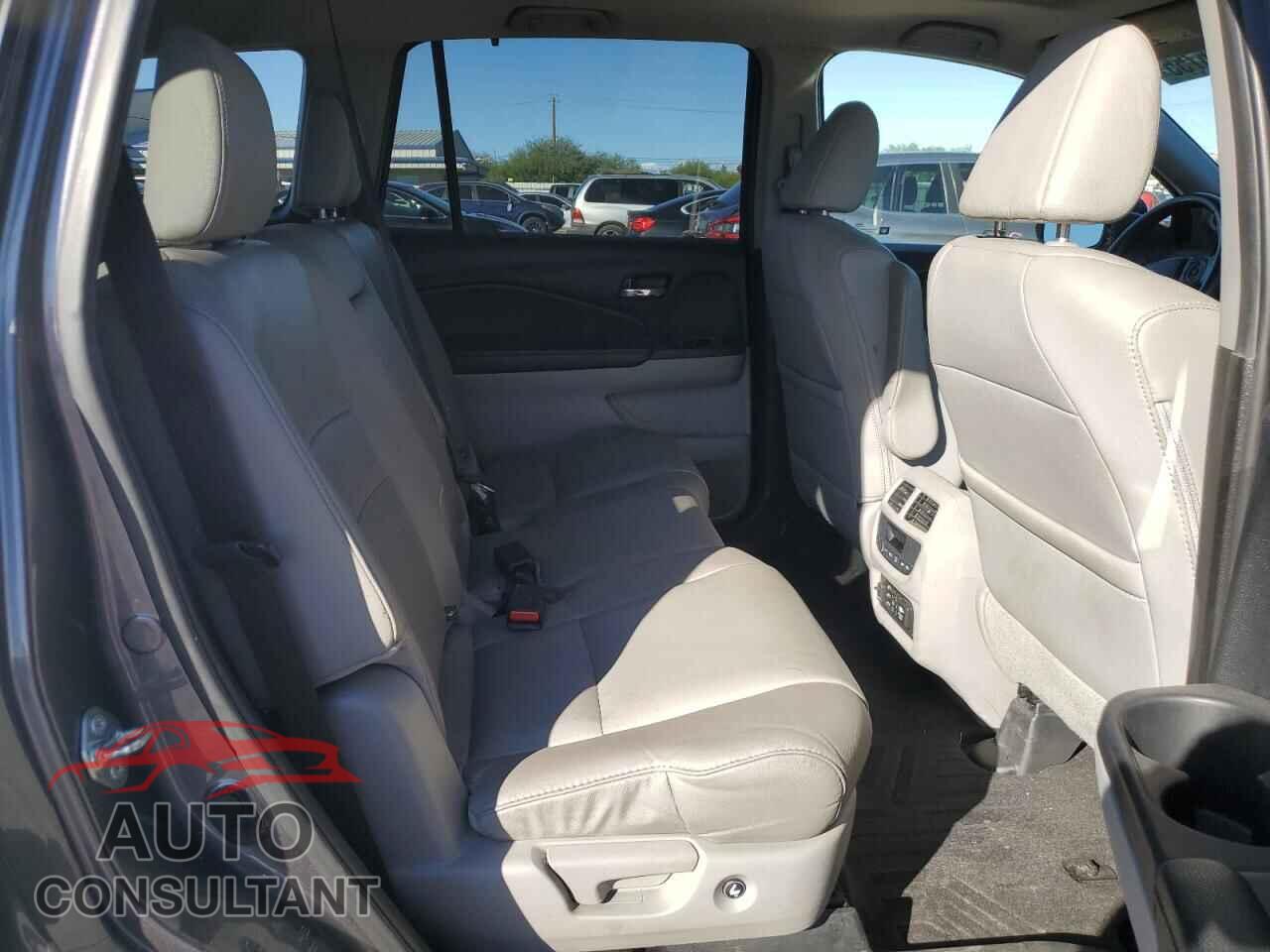 HONDA PILOT 2017 - 5FNYF5H96HB003659