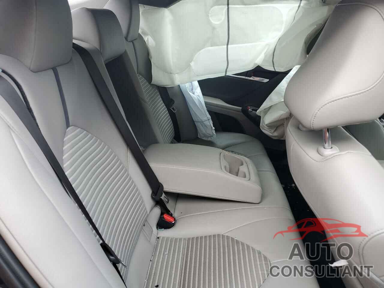 TOYOTA CAMRY 2021 - 4T1G11AK6MU418882