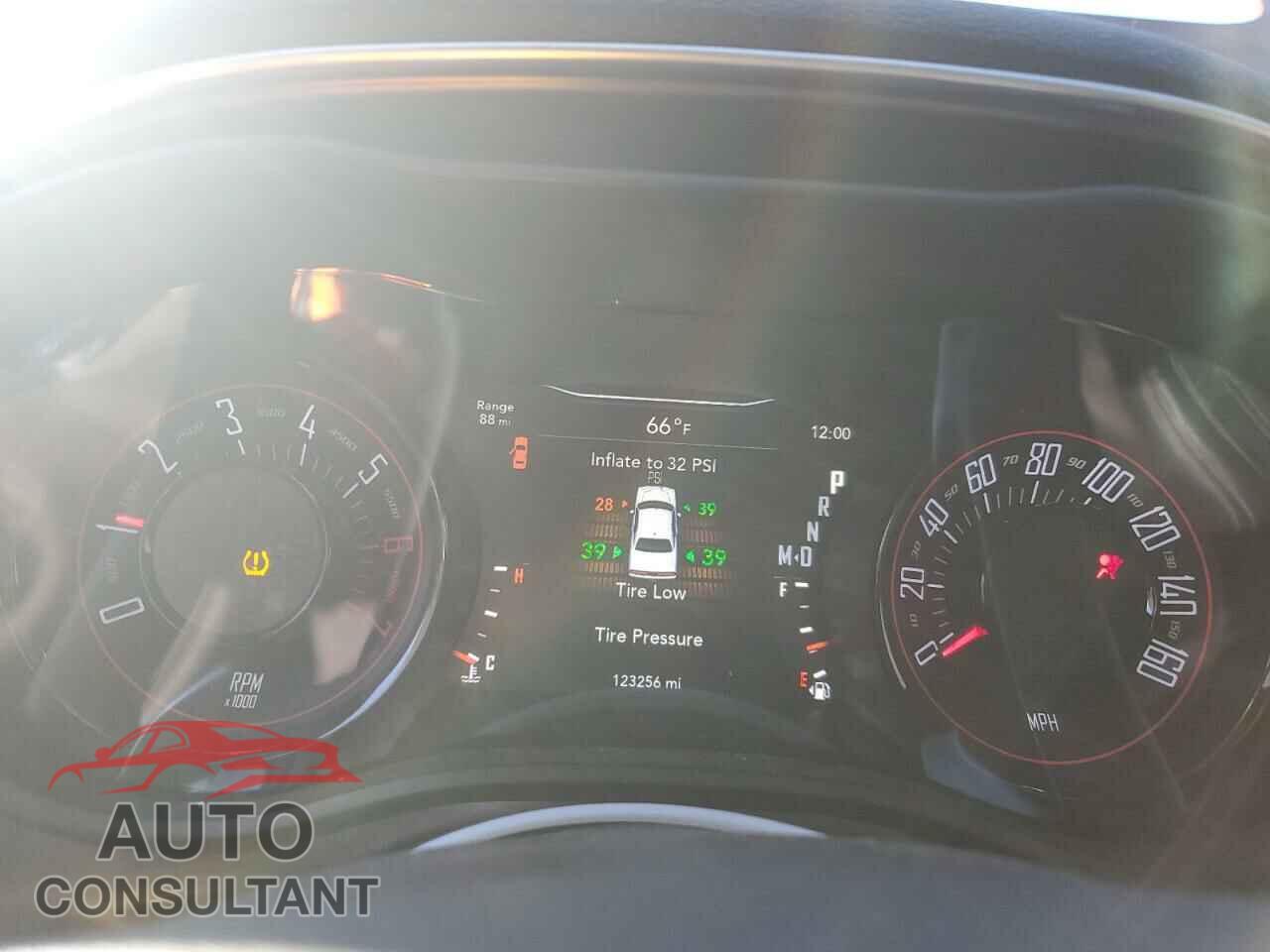 DODGE CHALLENGER 2016 - 2C3CDZBT1GH213904