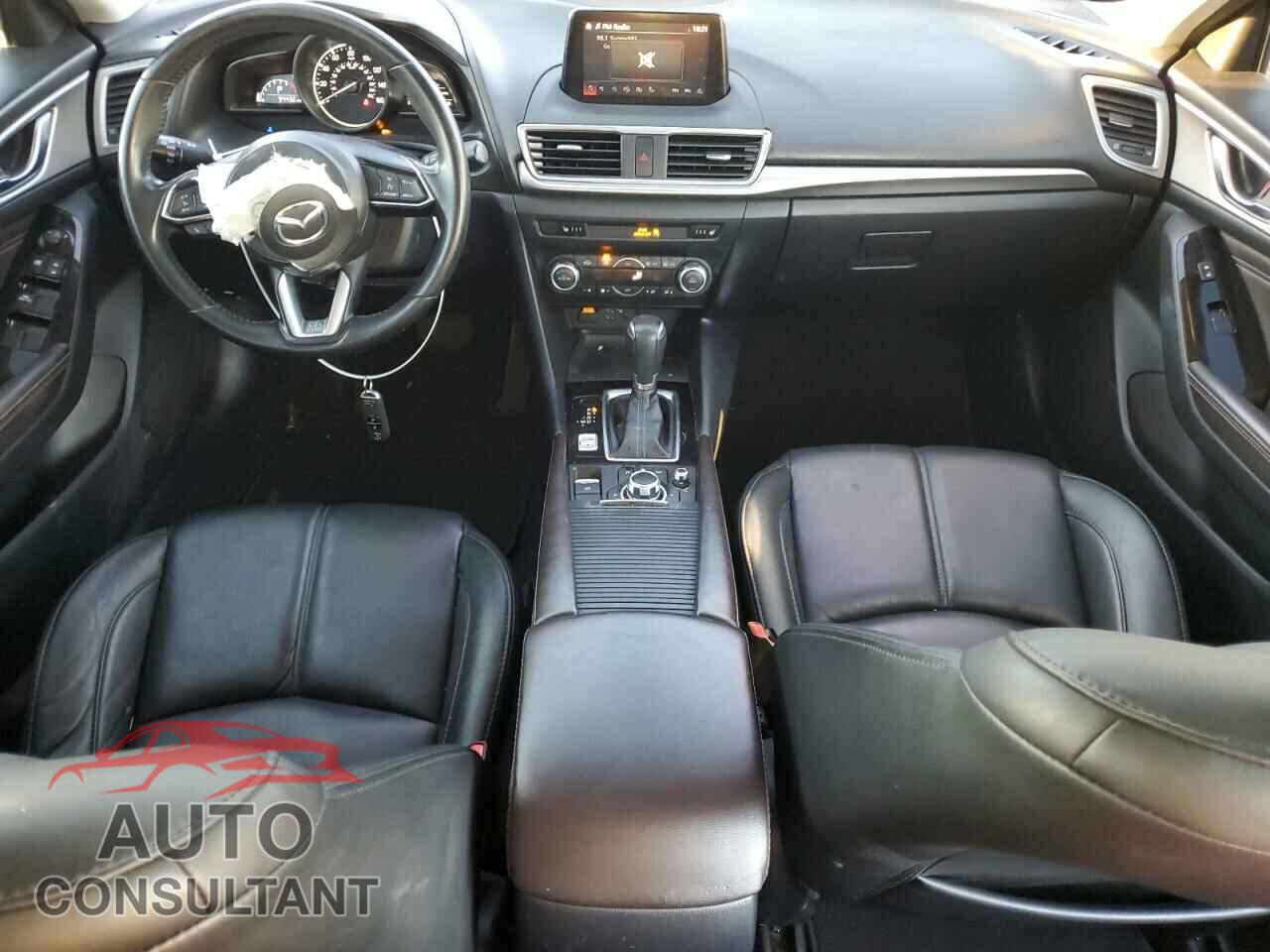 MAZDA 3 2018 - 3MZBN1L33JM261303