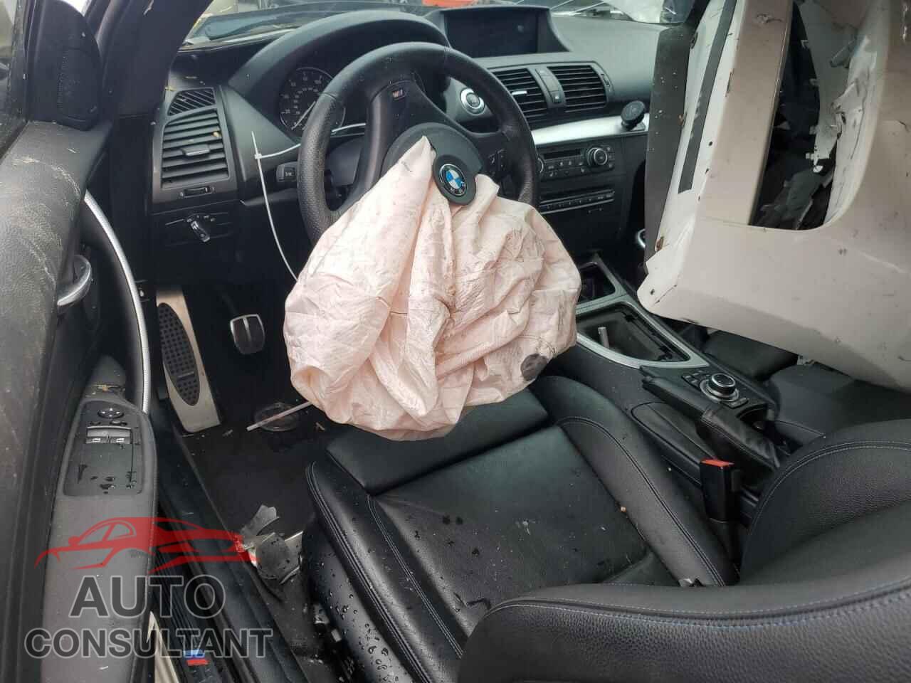 BMW 1 SERIES 2013 - WBAUC9C58DVM13861