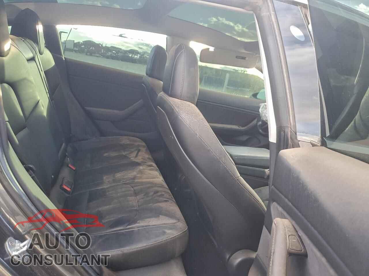 TESLA MODEL 3 2018 - 5YJ3E1EA0JF007832