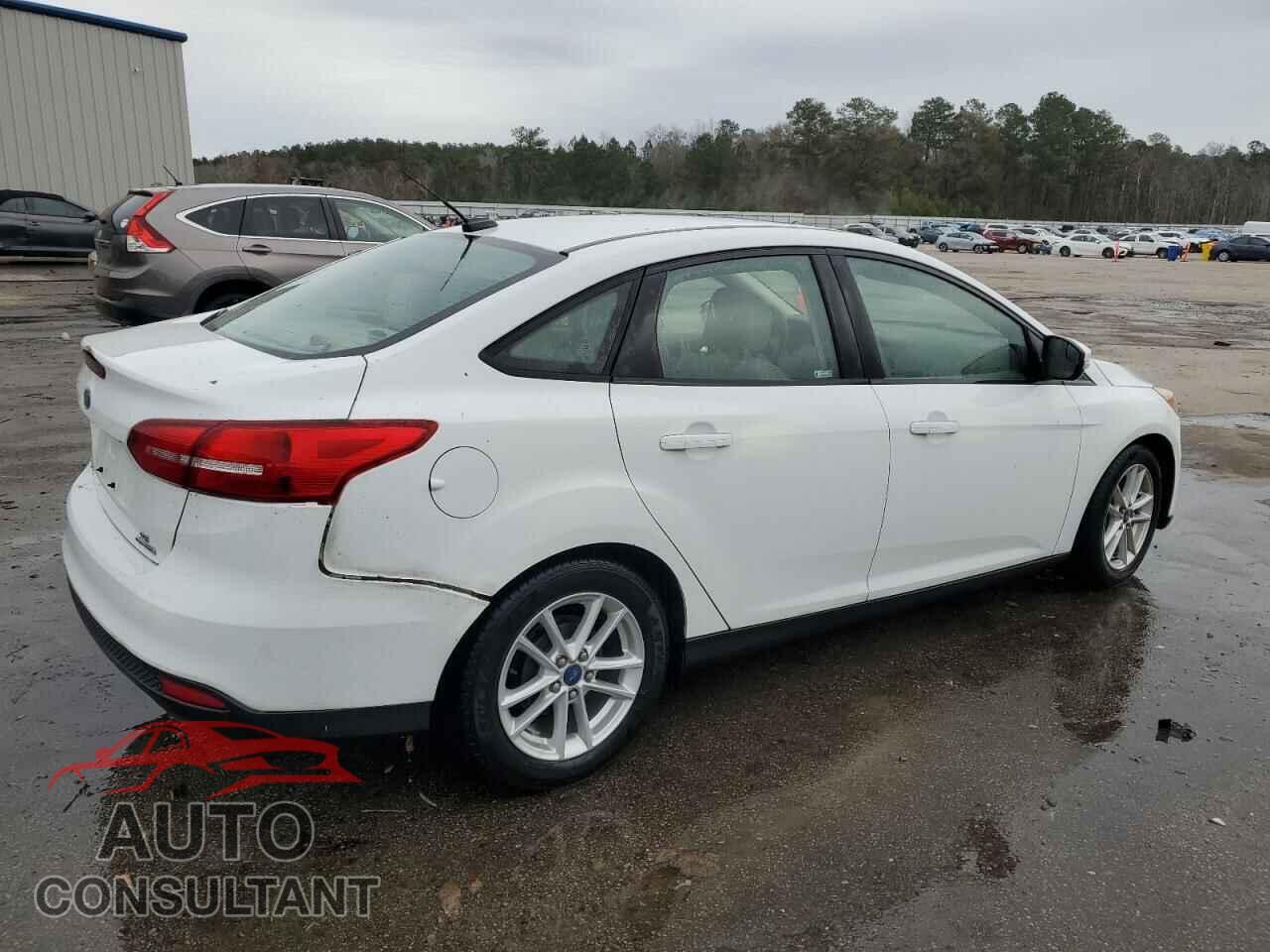 FORD FOCUS 2015 - 1FADP3F20FL280829