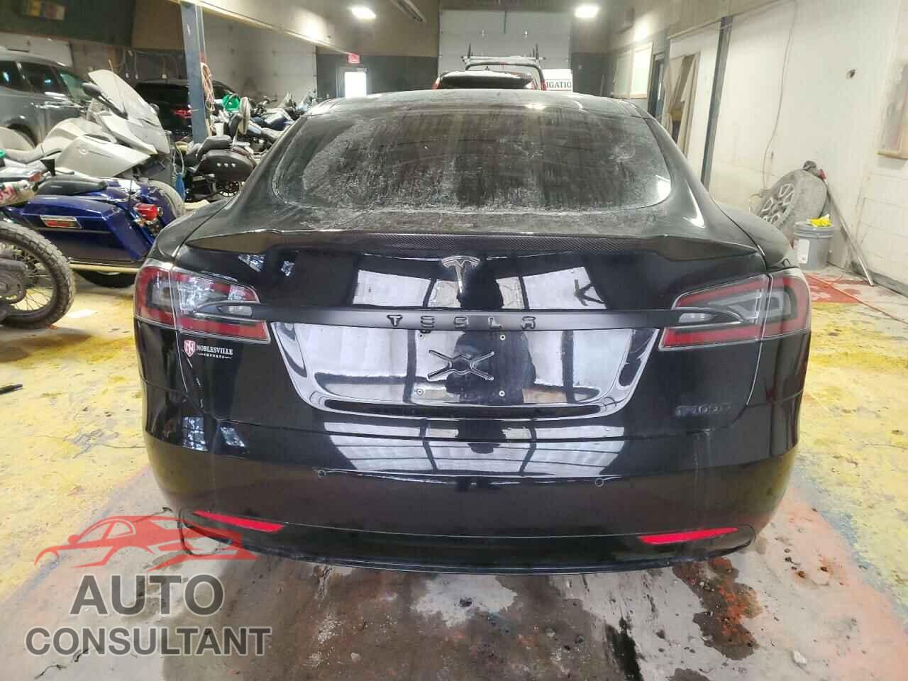 TESLA MODEL S 2018 - 5YJSA1E44JF268656