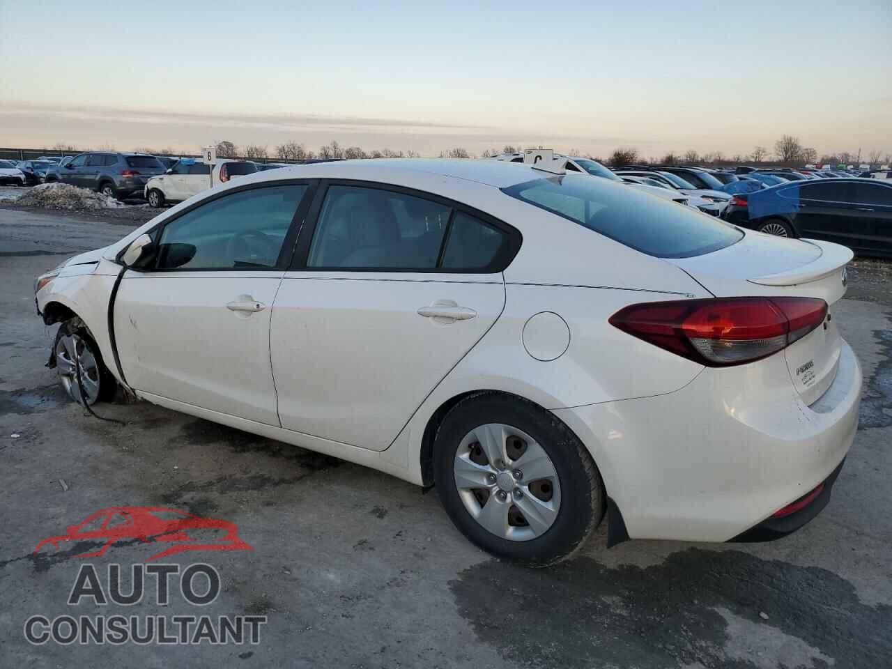 KIA FORTE 2018 - 3KPFL4A79JE212909