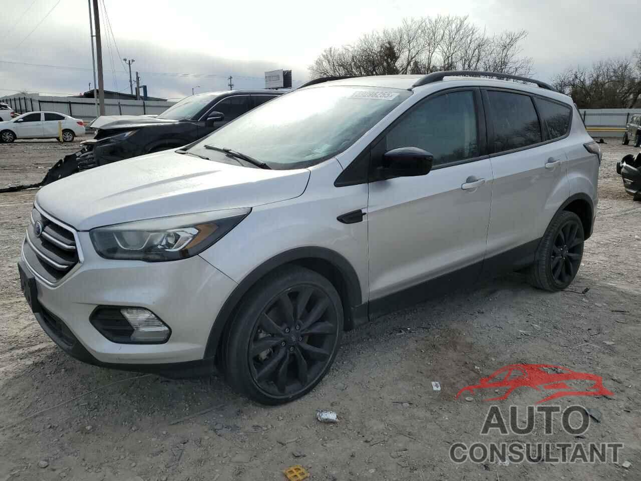 FORD ESCAPE 2017 - 1FMCU0G91HUC01329