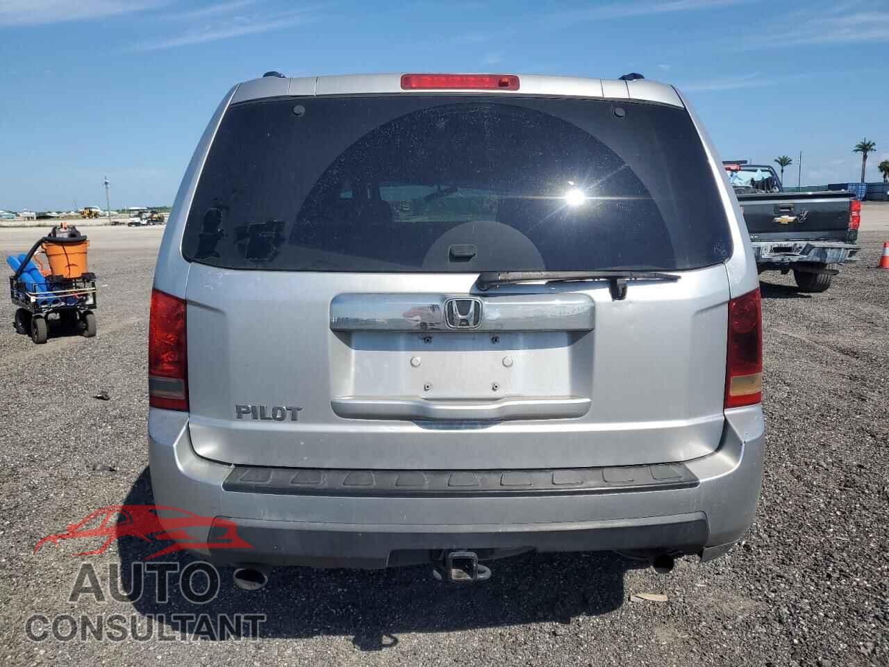 HONDA PILOT 2011 - 5FNYF3H44BB037521
