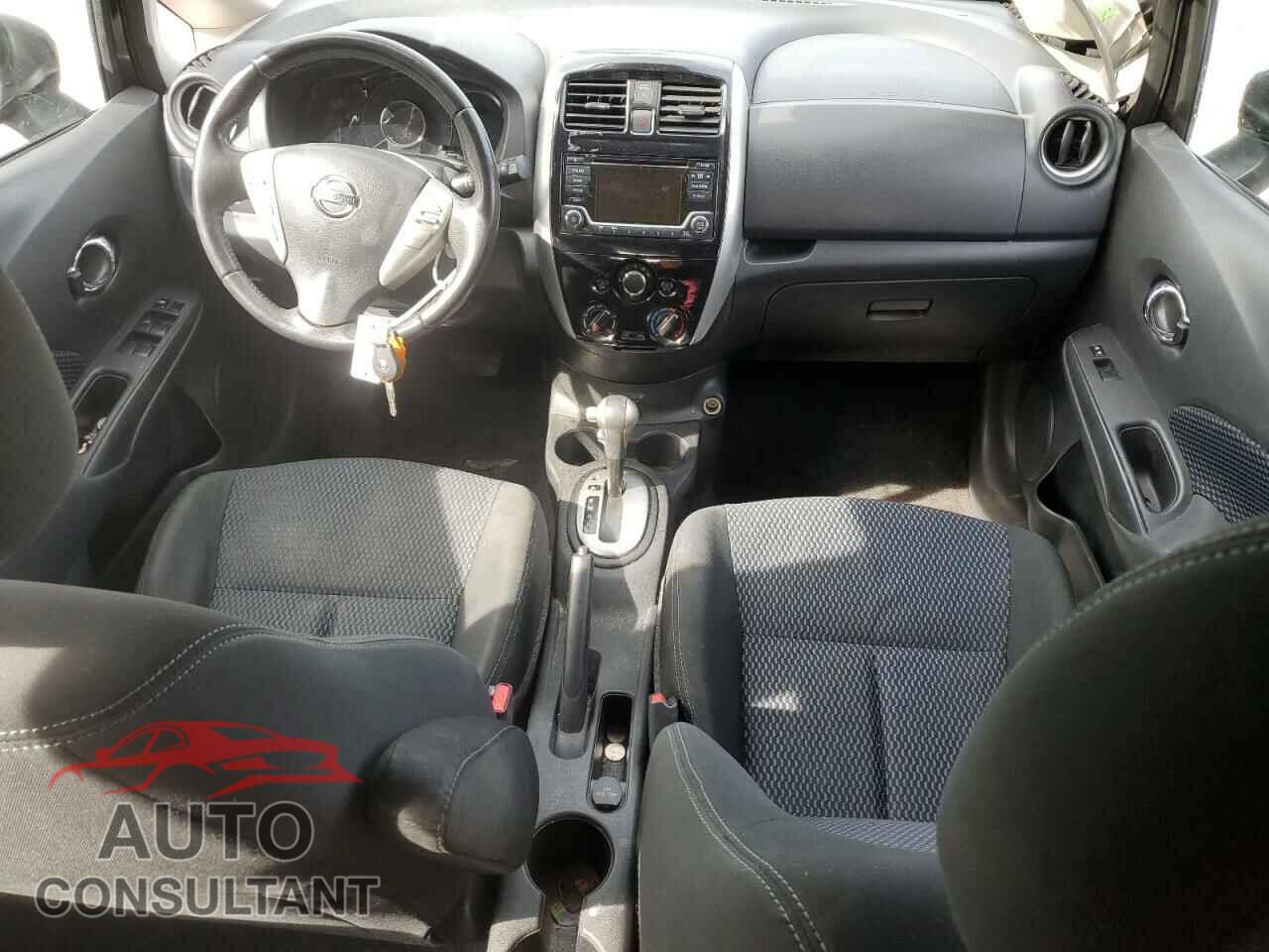 NISSAN VERSA 2017 - 3N1CE2CP9HL355429