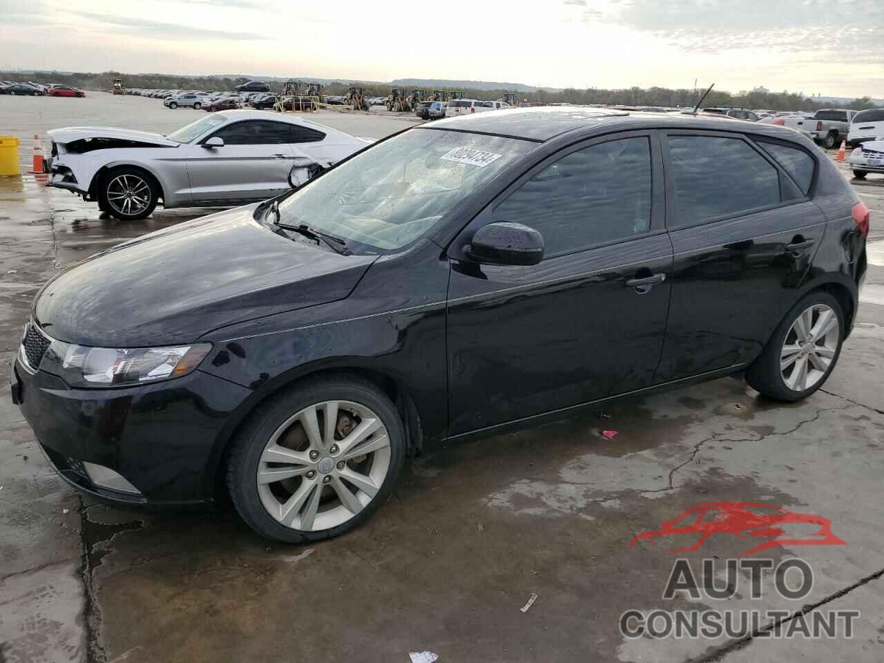 KIA FORTE 2011 - KNAFW5A35B5352945