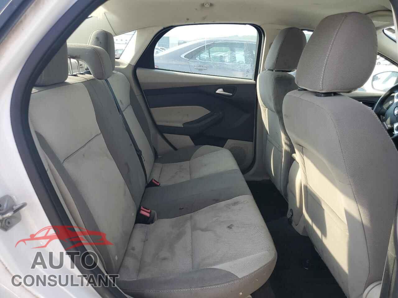 FORD FOCUS 2014 - 1FADP3F21EL389900