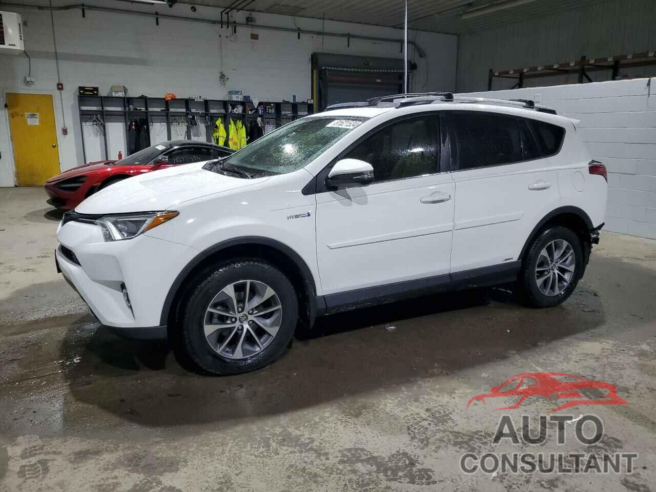 TOYOTA RAV4 2018 - JTMRJREVXJD175511