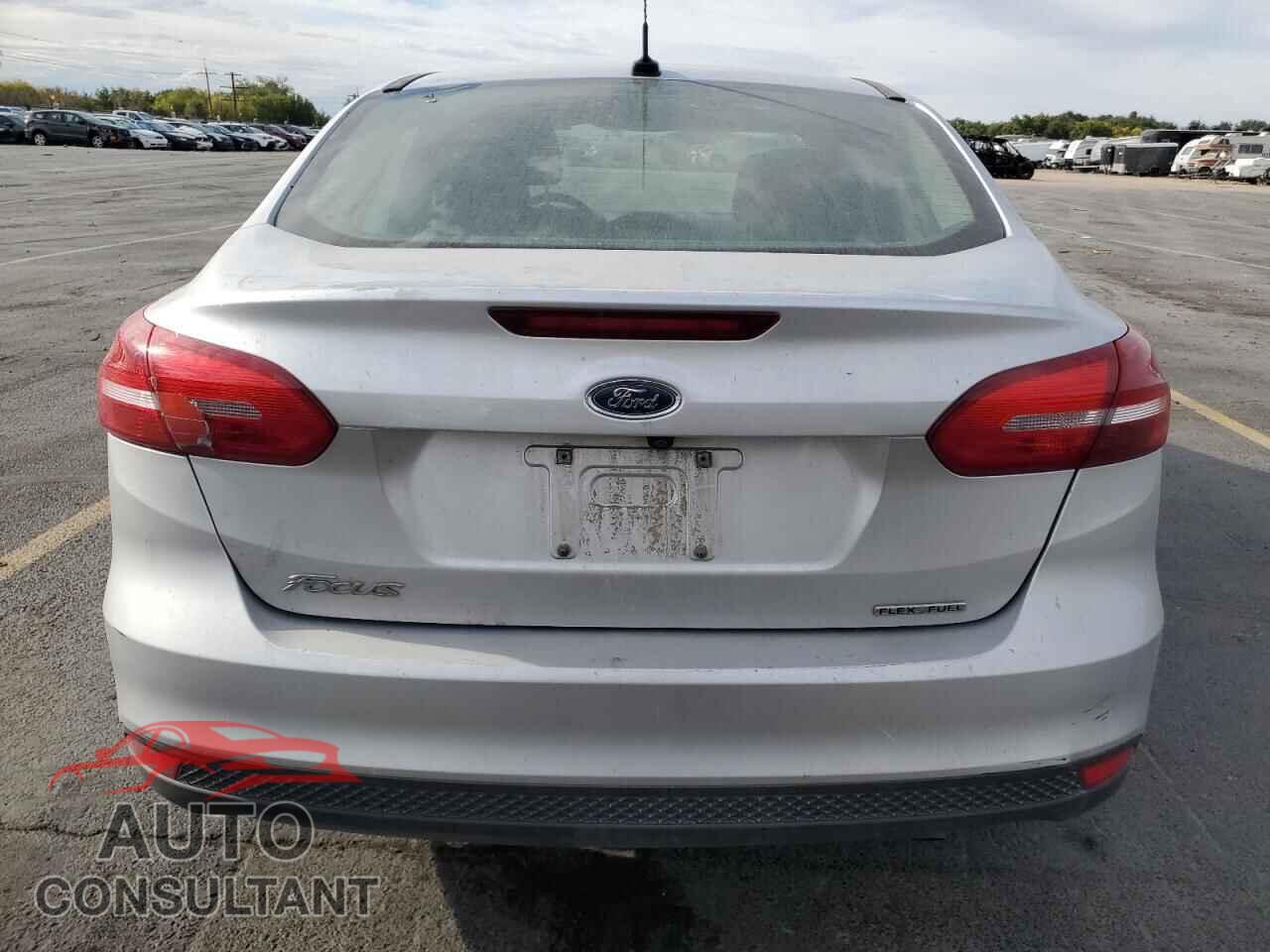 FORD FOCUS 2015 - 1FADP3E25FL380099