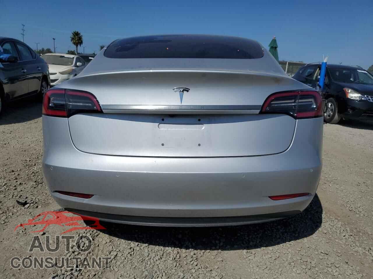 TESLA MODEL 3 2018 - 5YJ3E1EA3JF061061