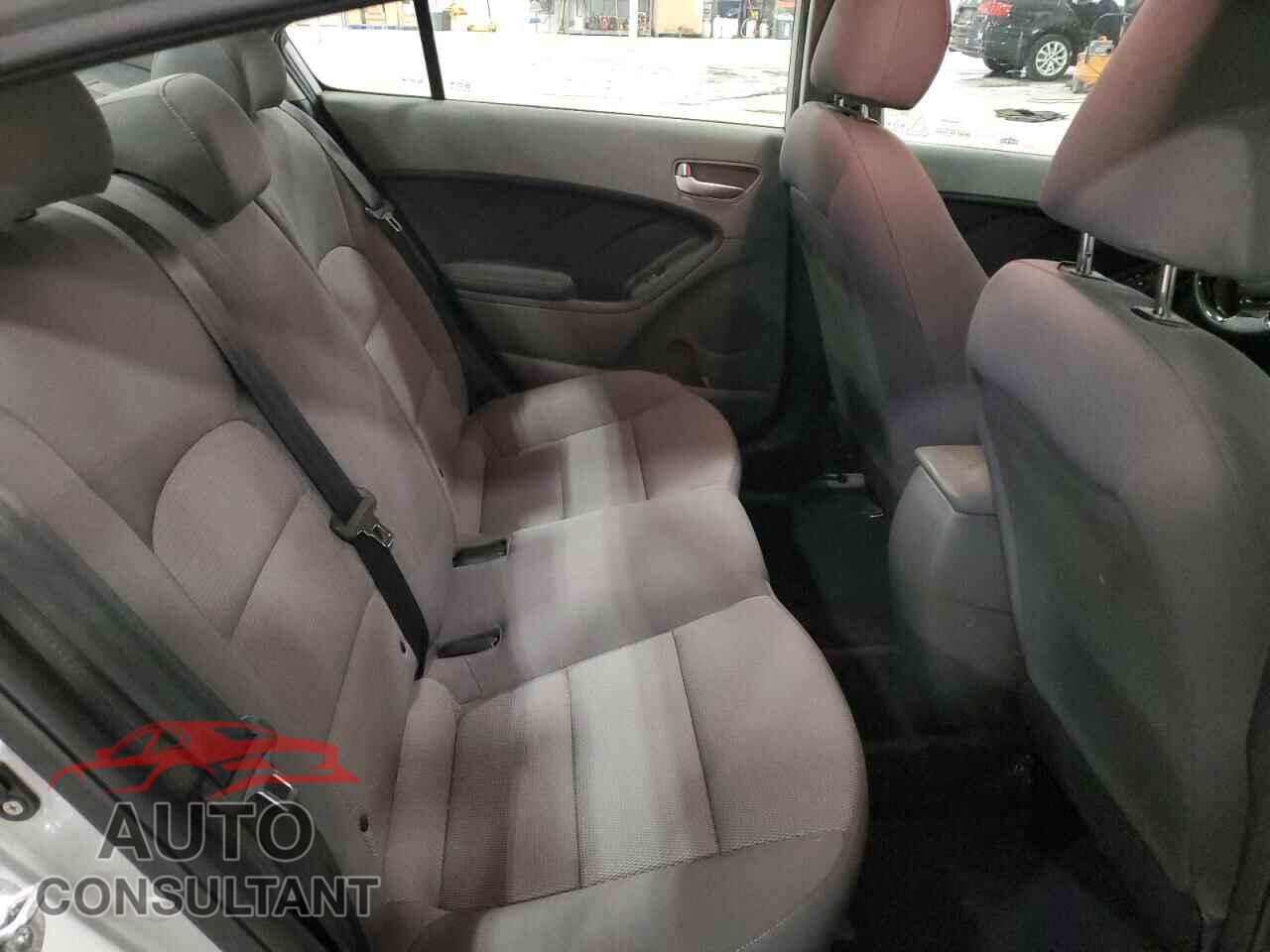 KIA FORTE 2017 - 3KPFK4A70HE045403