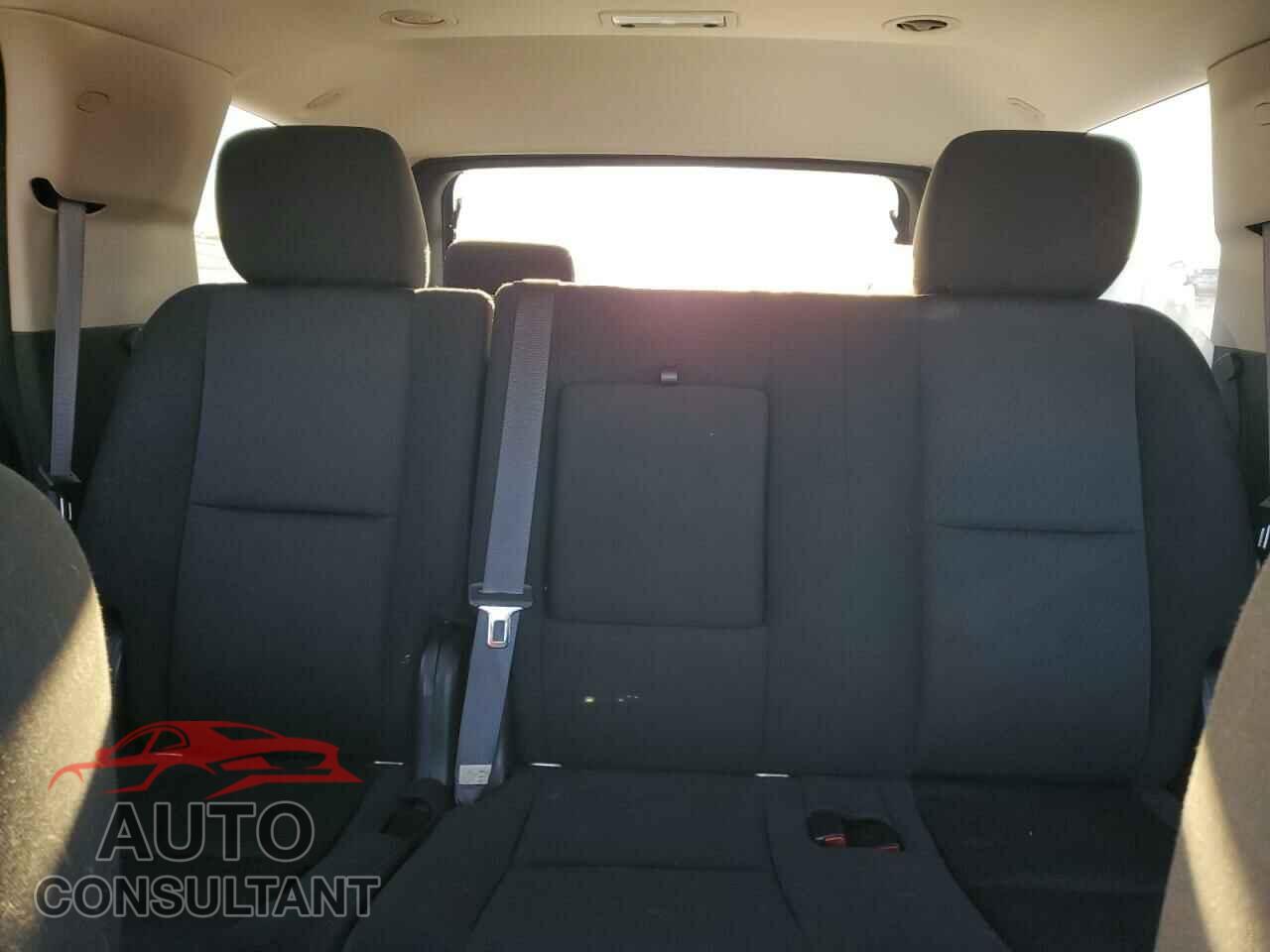 CHEVROLET TAHOE 2011 - 1GNSCAE08BR392973