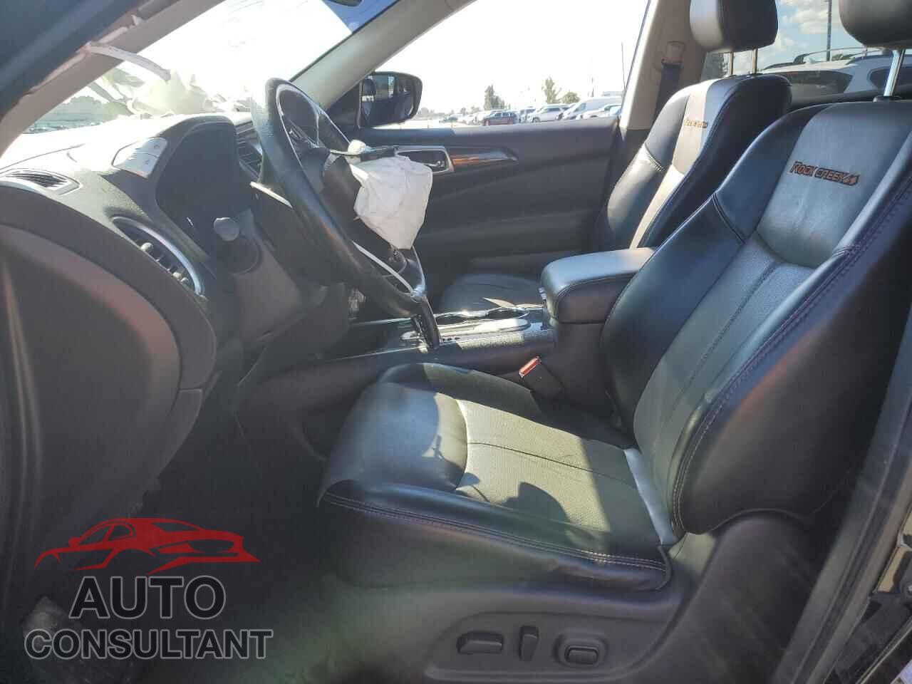 NISSAN PATHFINDER 2019 - 5N1DR2MN0KC614875