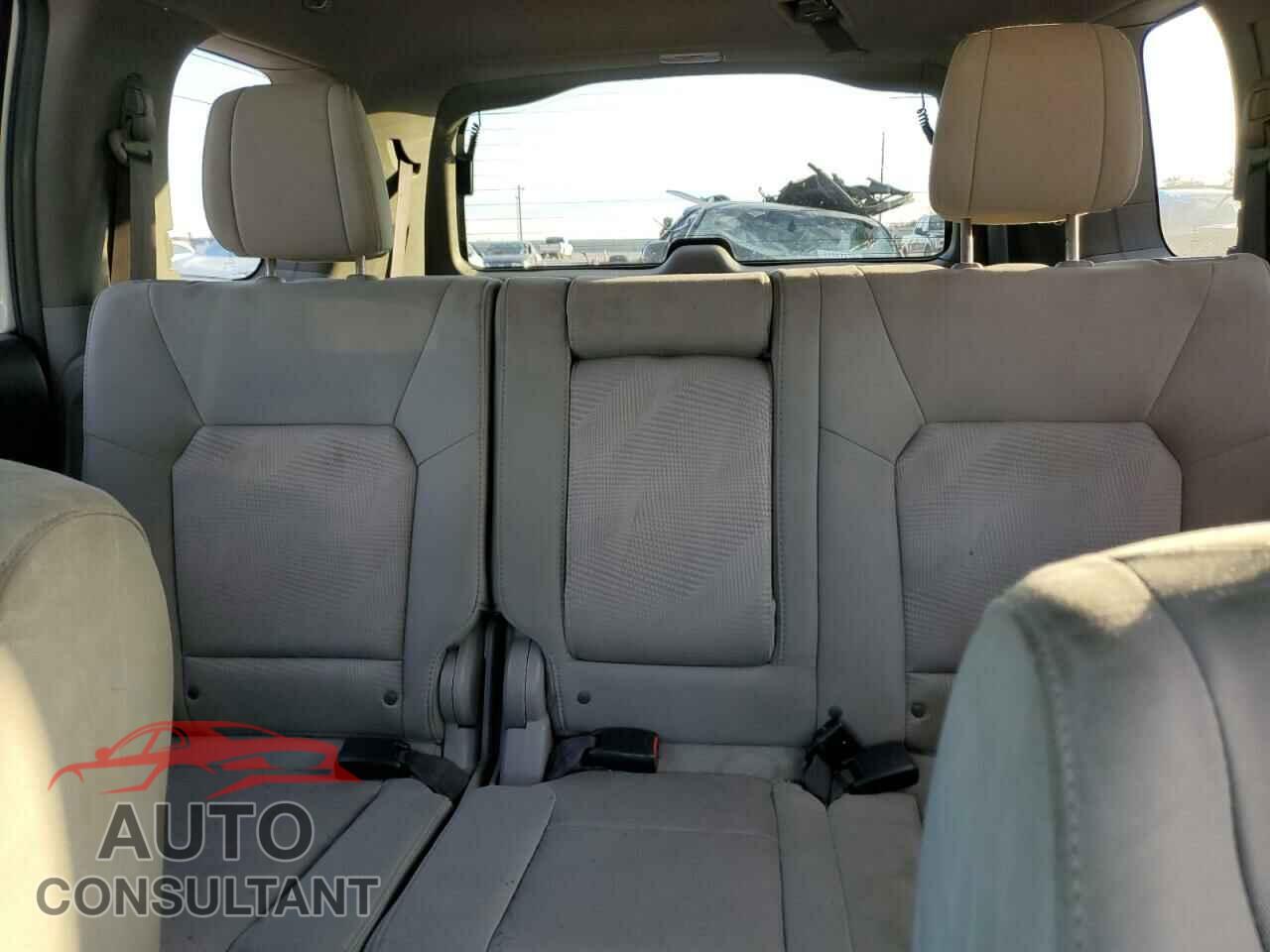 HONDA PILOT 2015 - 5FNYF4H22FB027743