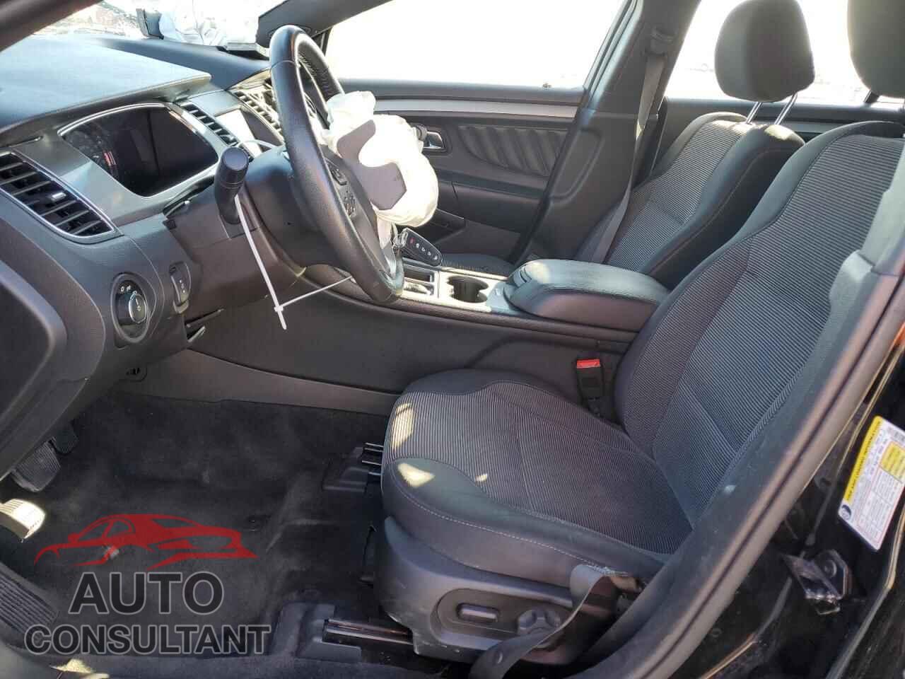 FORD TAURUS 2018 - 1FAHP2E87JG136178
